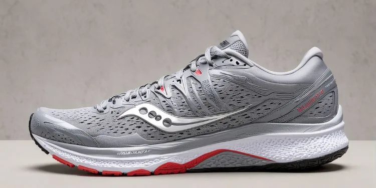 Saucony Triumph 21 blends cushioning with responsiveness, great for tempo runs